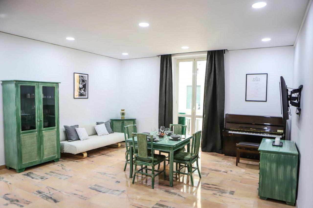 Modern Apartment At Piazza Del Gesu' By Wonderful Italy ナポリ エクステリア 写真