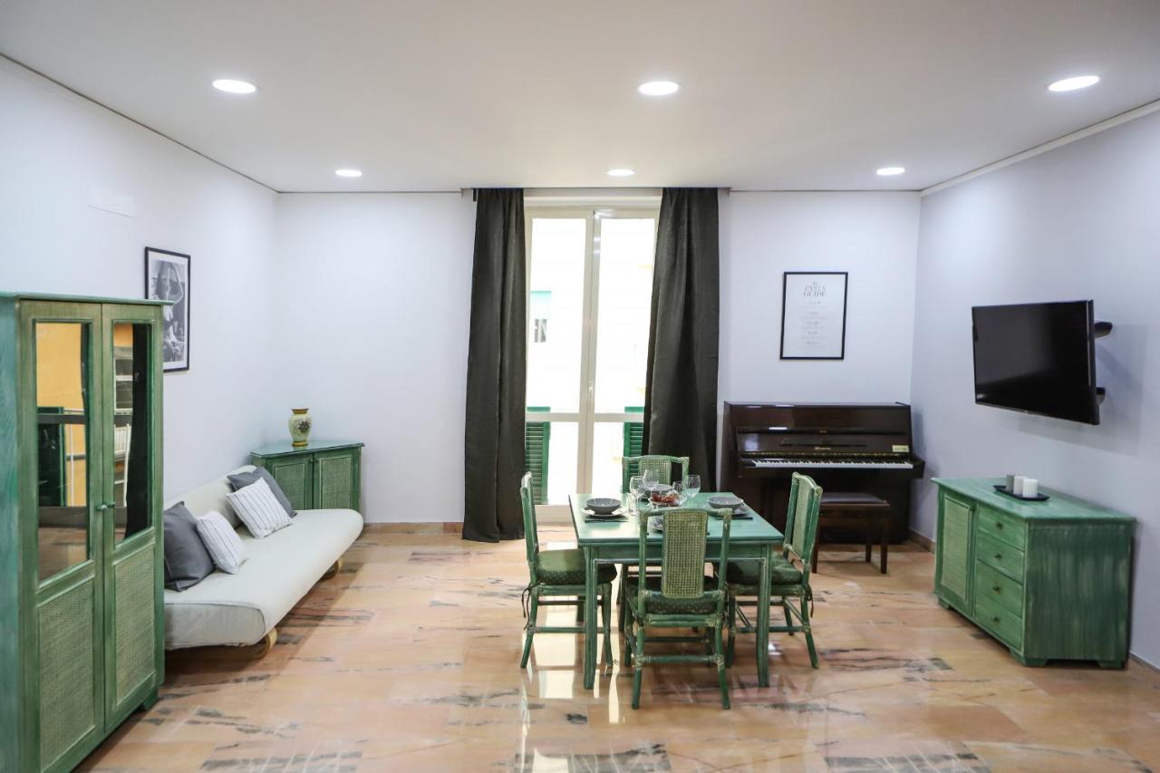 Modern Apartment At Piazza Del Gesu' By Wonderful Italy ナポリ エクステリア 写真