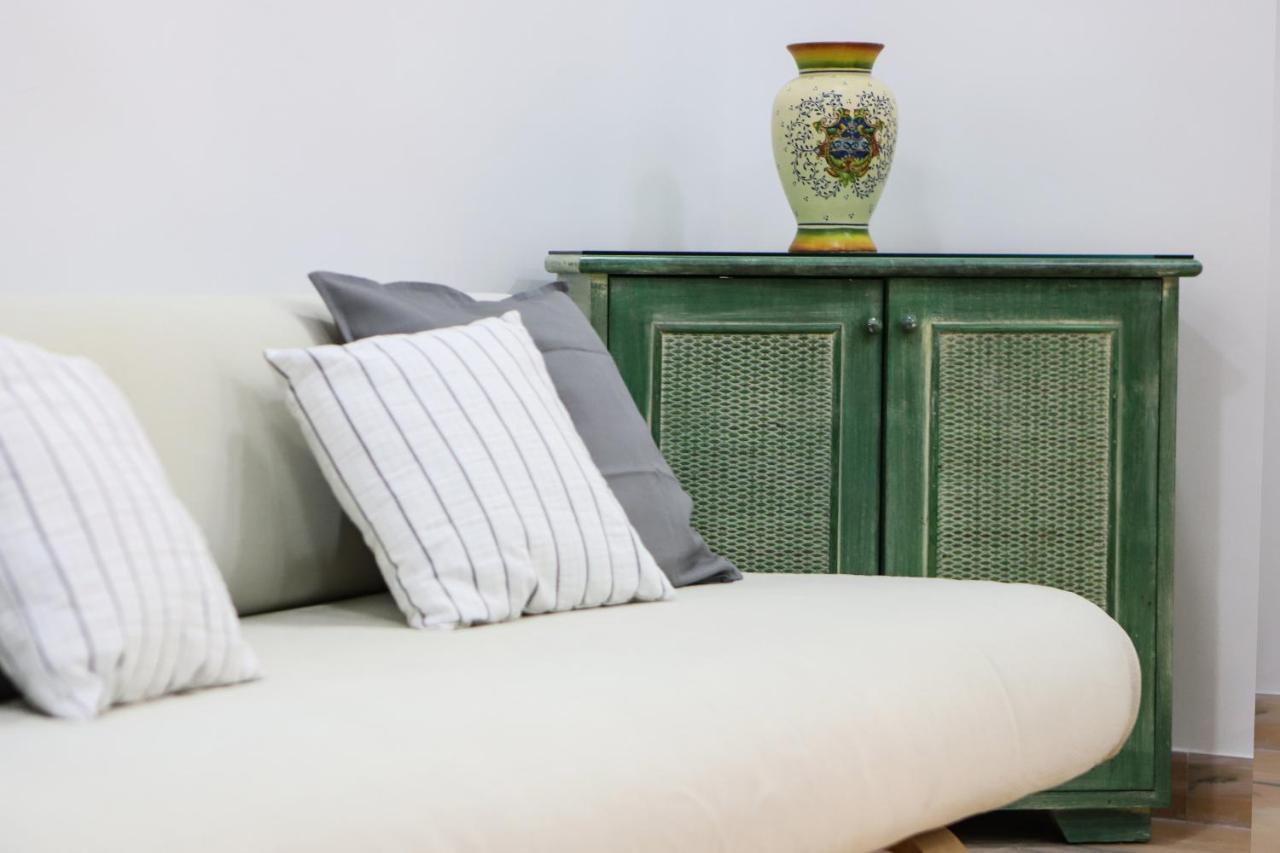 Modern Apartment At Piazza Del Gesu' By Wonderful Italy ナポリ エクステリア 写真