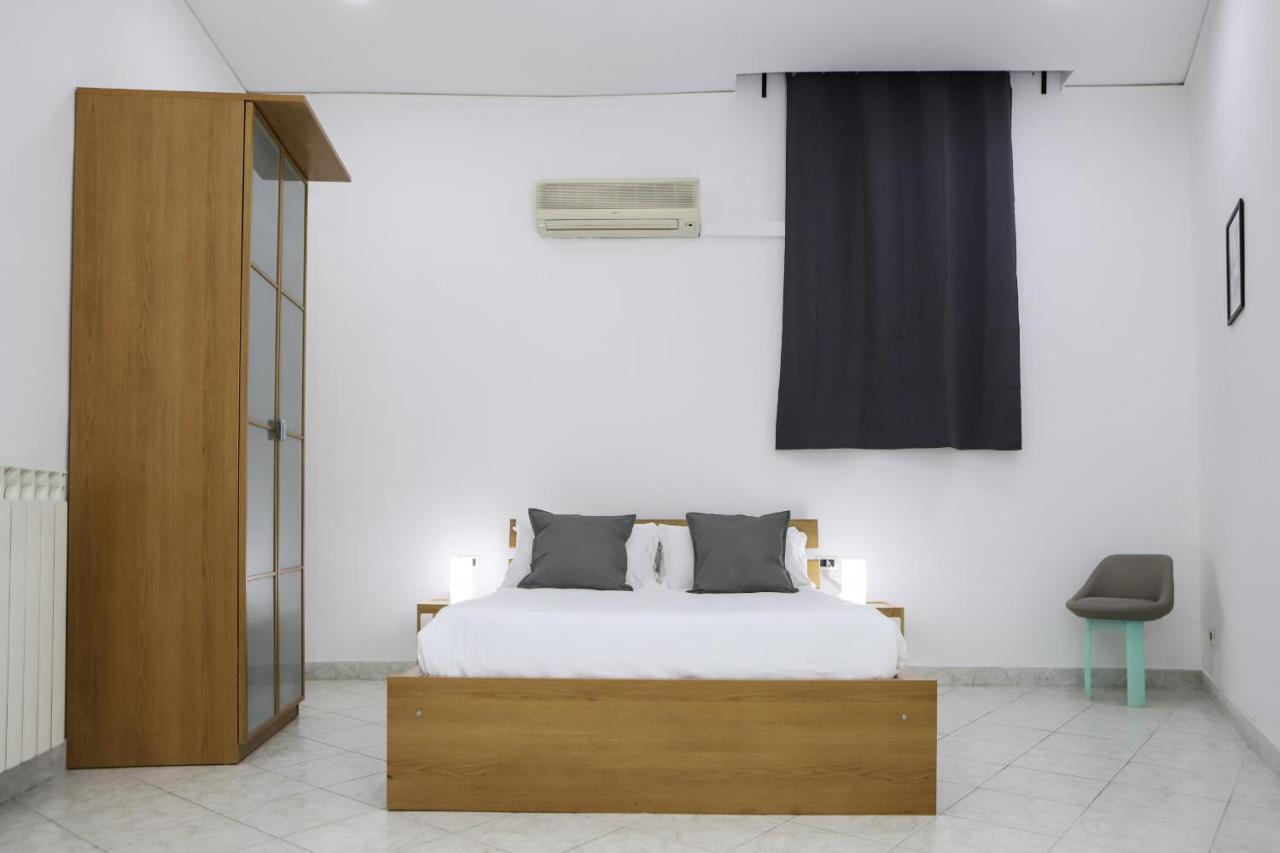 Modern Apartment At Piazza Del Gesu' By Wonderful Italy ナポリ エクステリア 写真